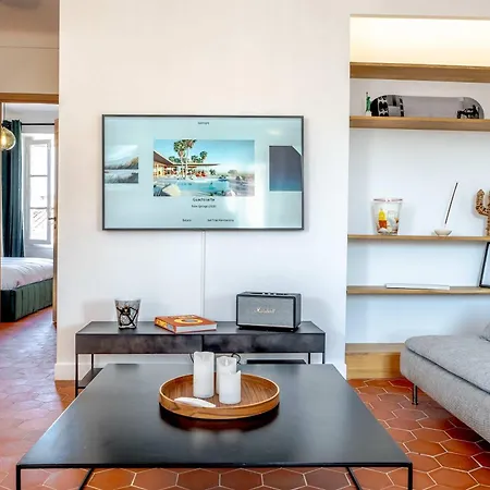 St Tropez Centre Apartment